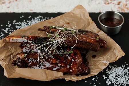 Ребра гриль медово-имбирные