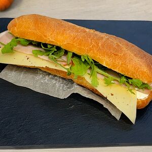 Сэндвич с ветчиной и сыром