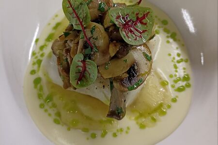 Филе угольной рыбы с грибами