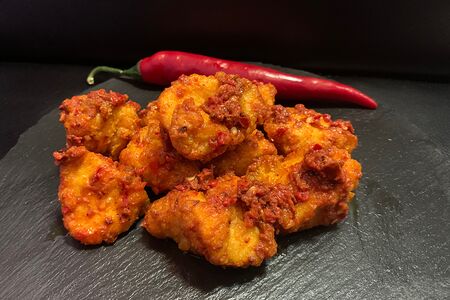 Сочный куриный Бонелесс в соусе Острый Динамит