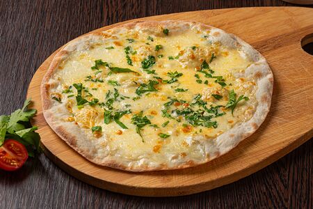 Ламаджо с сыром и зеленью