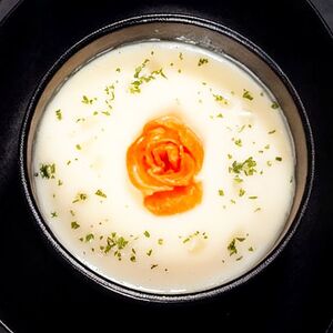 Сырный крем-суп с семгой слабого посола