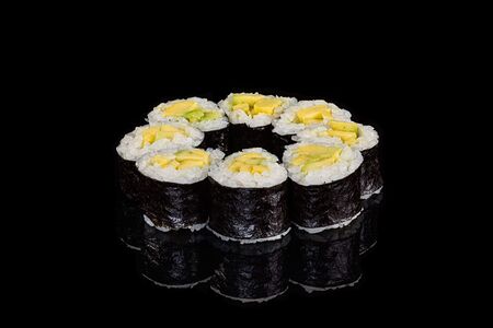 Ролл Авокадо Маки