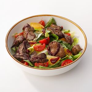 Теплый салат с куриной печенью