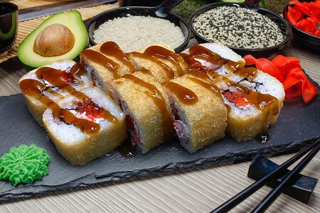 Горячий ролл Унаги Фрай