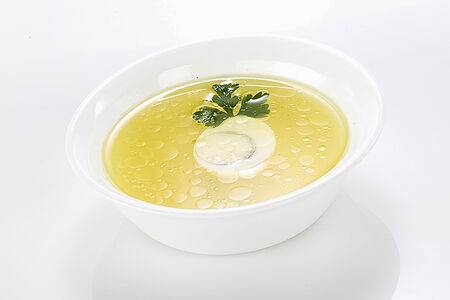Бульон куриный с яйцом