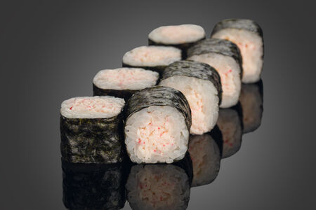 Маки со снежным крабом