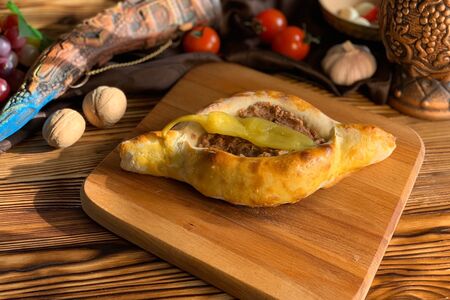 Лодочка по-аджарски с лобио