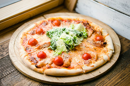 Пицца Цезарь с курицей