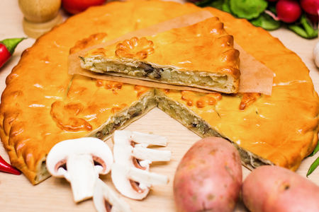 Пирог с картофелем и грибами