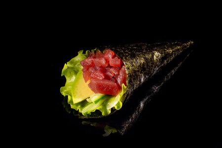 Темаки Спайси Магуро