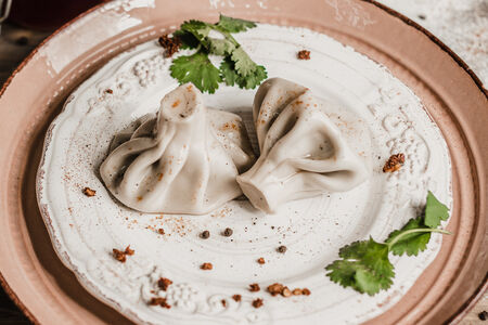 Хинкали традиционные из свинины и говядины (3 шт.)