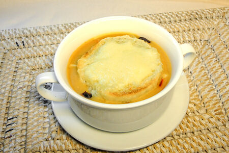 Гороховый суп-пюре с копчёностями