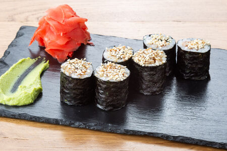 Маки ролл Угорь