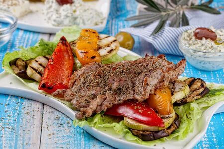 Салат с телятиной