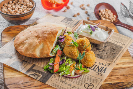 Фалафель с овощами