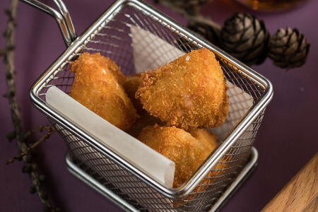 Жареный сыр моцарелла