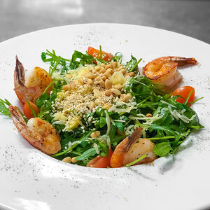 Салат Руккола с авокадо и креветками