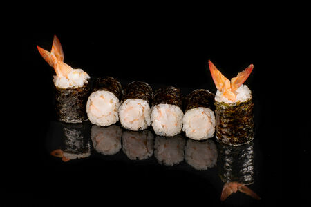 Ролл Спайси Эби маки