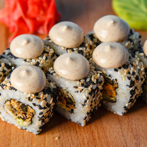 Ролл Мидии спайси