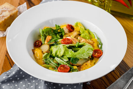 Тёплый салат с халуми