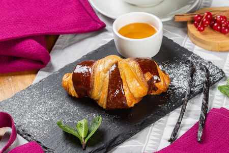 Круассан шоколадный