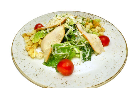 Салат Цезарь с курицей