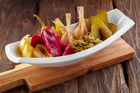 Ассорти из соленостей