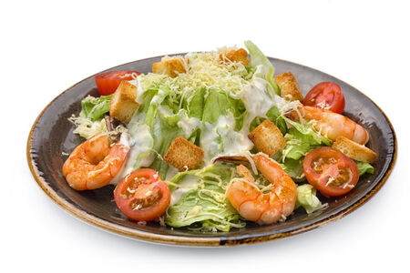 Салат Цезарь с тигровыми креветками