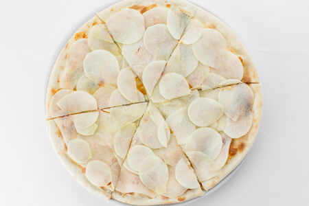 Пицца с грушей и сыром рокфорти