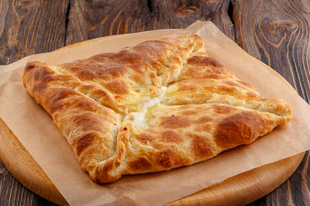 Хачапури из слоеного теста