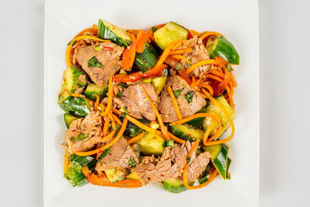 Острые огурцы с говядиной