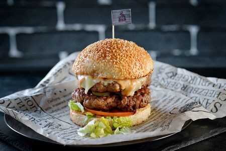 Фирменный B & B бургер с мраморной говядиной