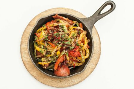 Ломтики телятины с овощами