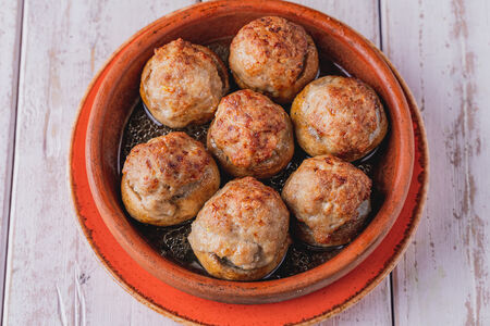 Грибные шапочки, фаршированные мясом