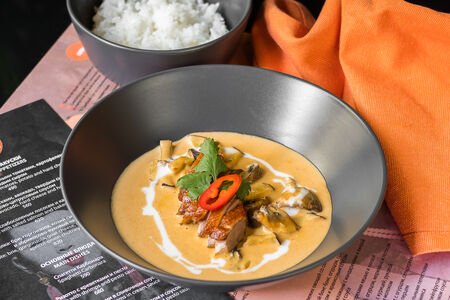 Карри красный с пекинской уткой