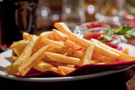 Картофель фри с томатным соусом