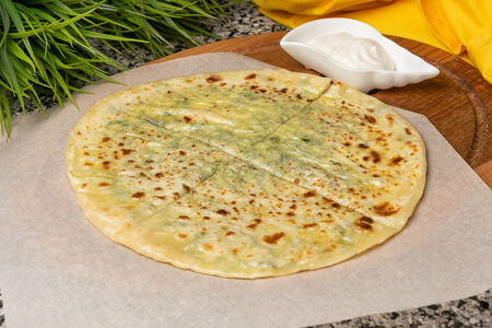 Хычин с сыром и шпинатом