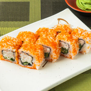 Ролл Калифорния тобико