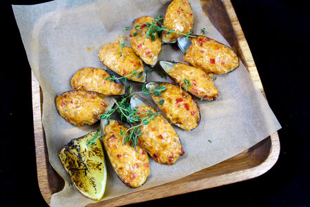 Мидии запеченные