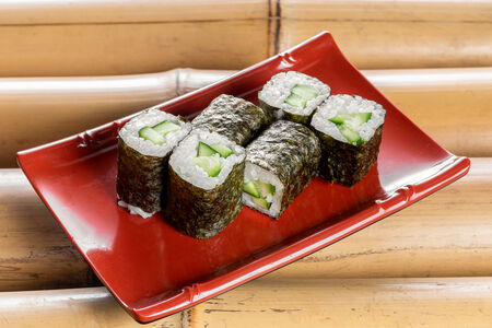 Ролл Огурец