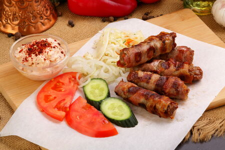 Чевапчичи в беконе