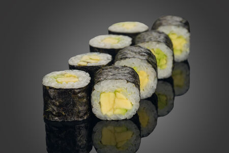 Маки с авокадо