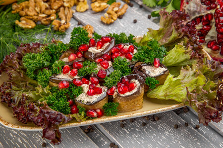 Рулетики из баклажан с грецкими орехами