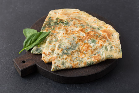 Кутаб с сыром и зеленью