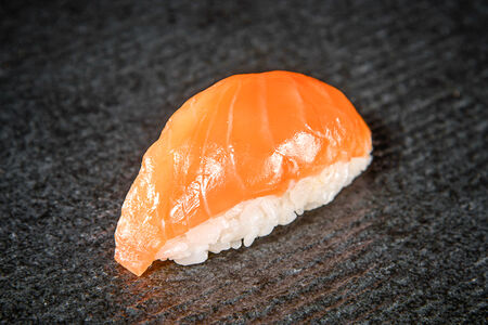 Суши Лосось