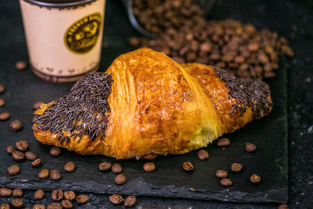 Круассан с шоколадом