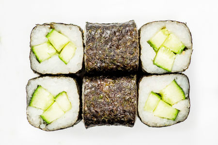 Мини-ролл с огурцом