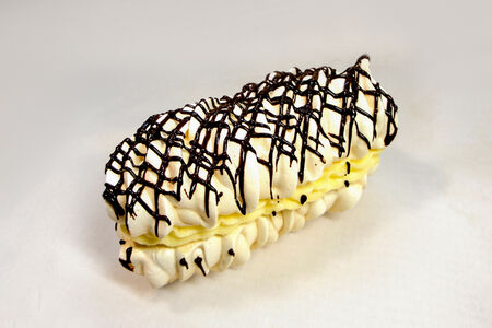 Пирожное Облака с солёной карамелью