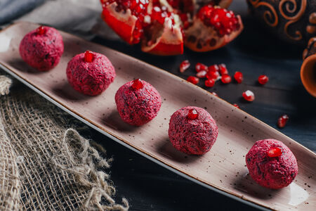 Пхали из свеклы с орехами